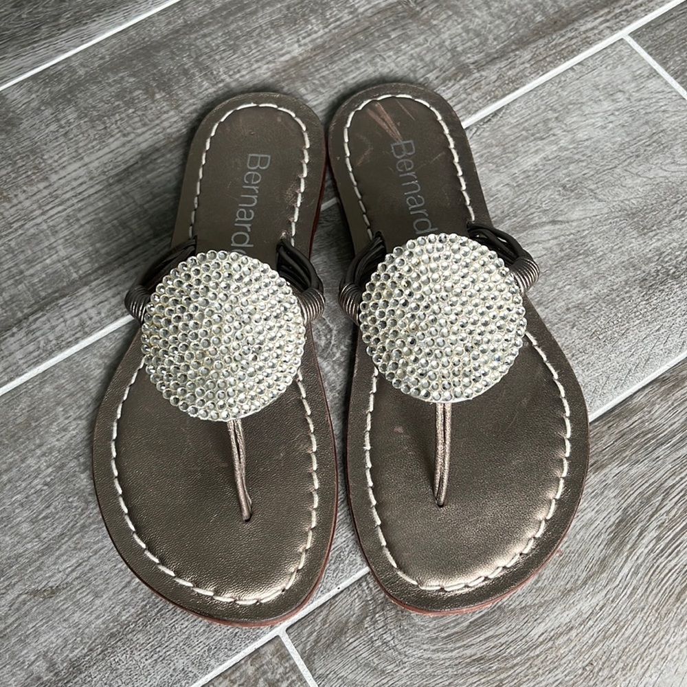 Bernardo Sandals 7